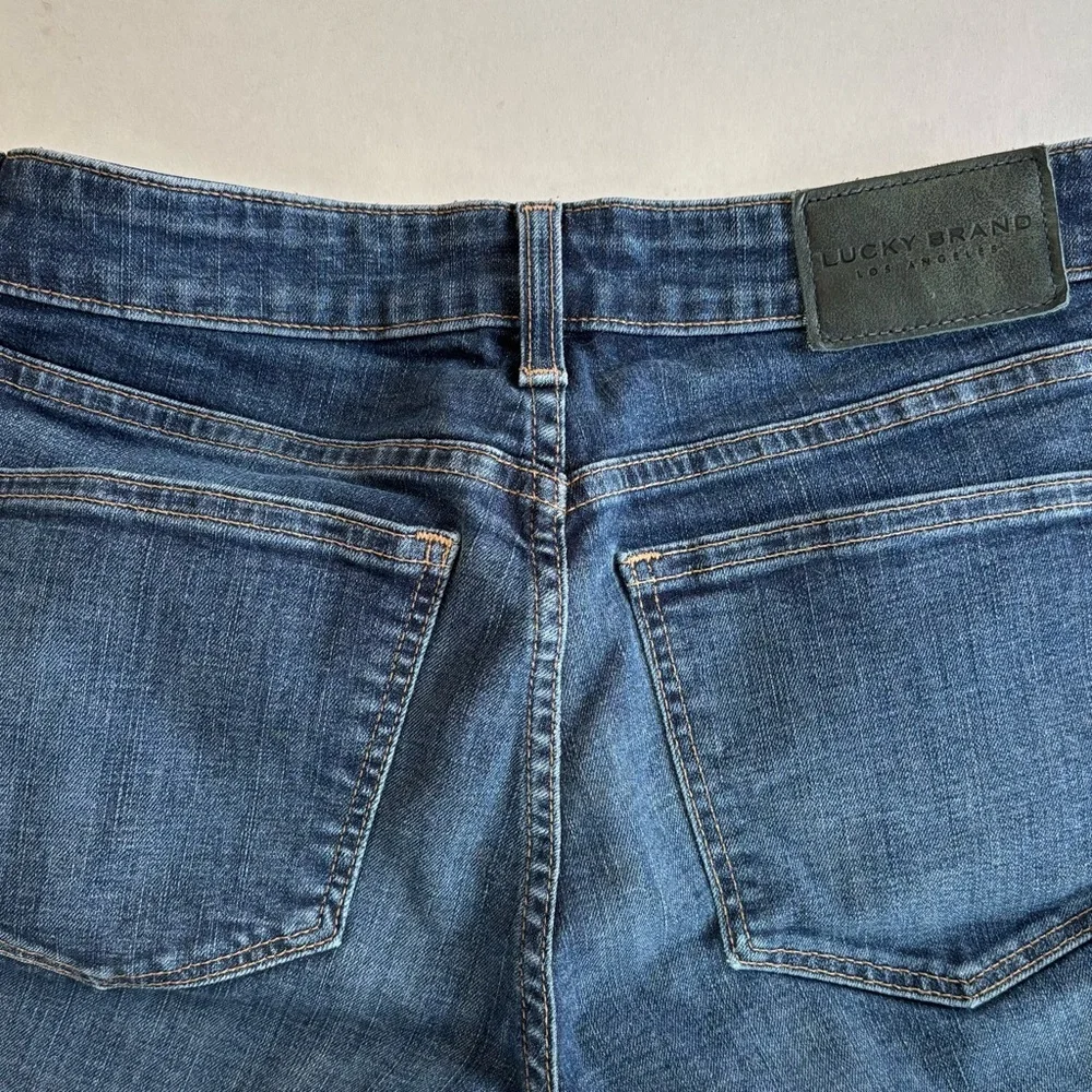 Lucky Brand low rise skinny Lolita women’s‎ jeans. SZ. 4/27A. Red velvet detail